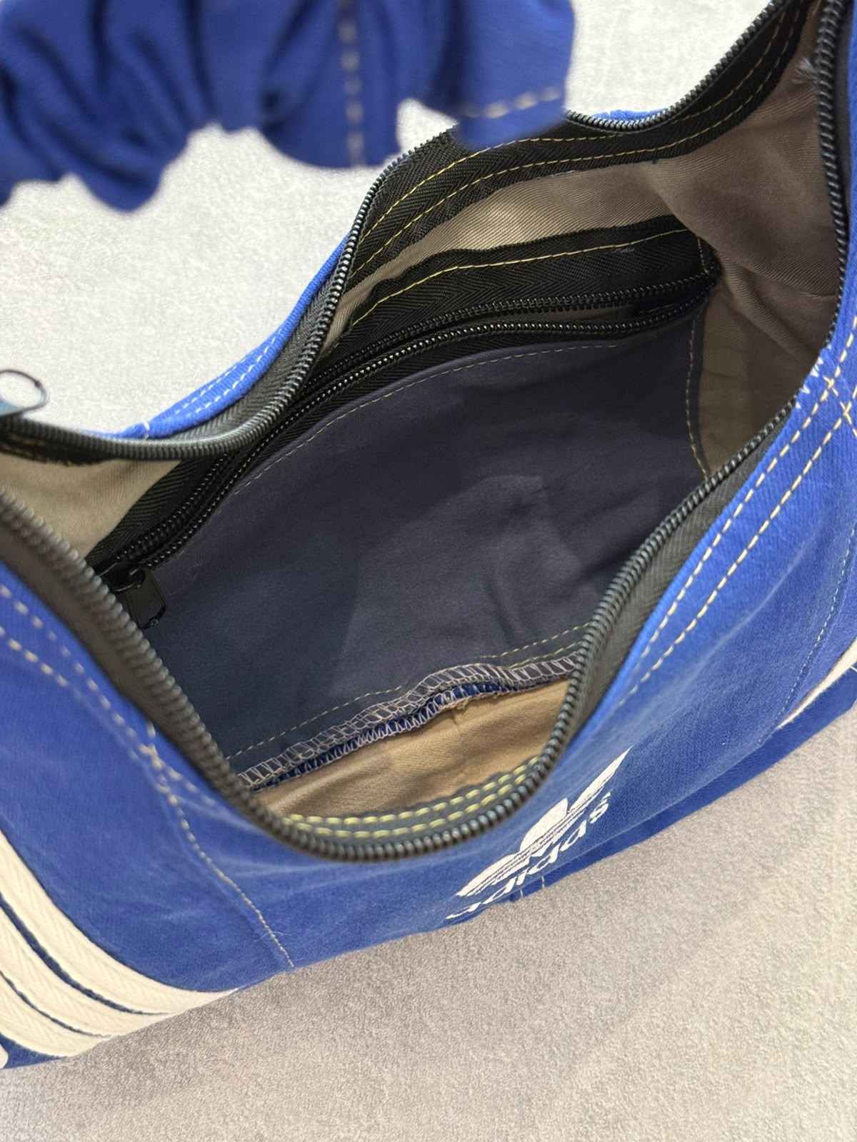 Borsa Adidas blu scuro