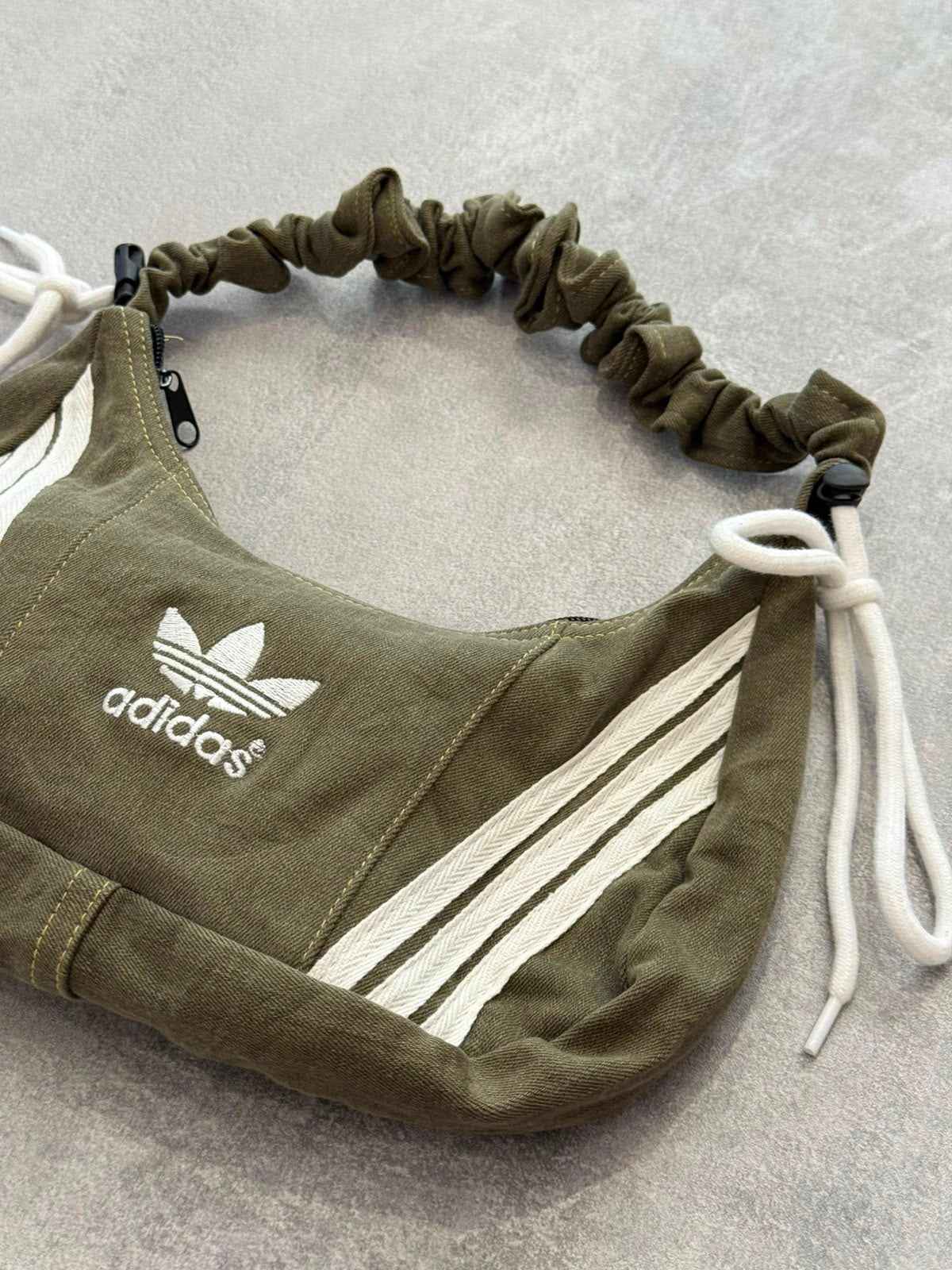 Borsa Adidas verde oliva
