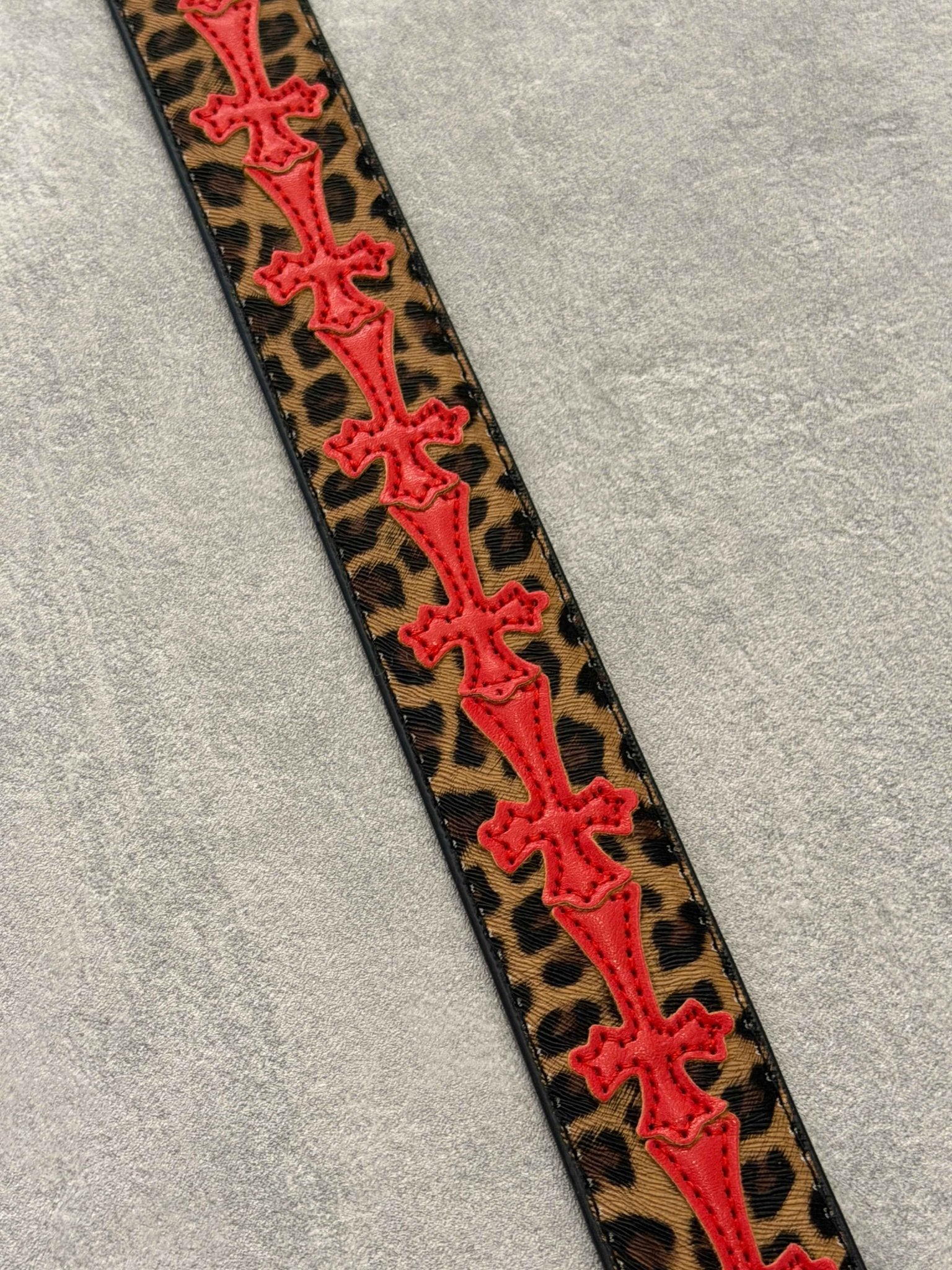Cintura con croci rosse | Sporty Vintage Torino