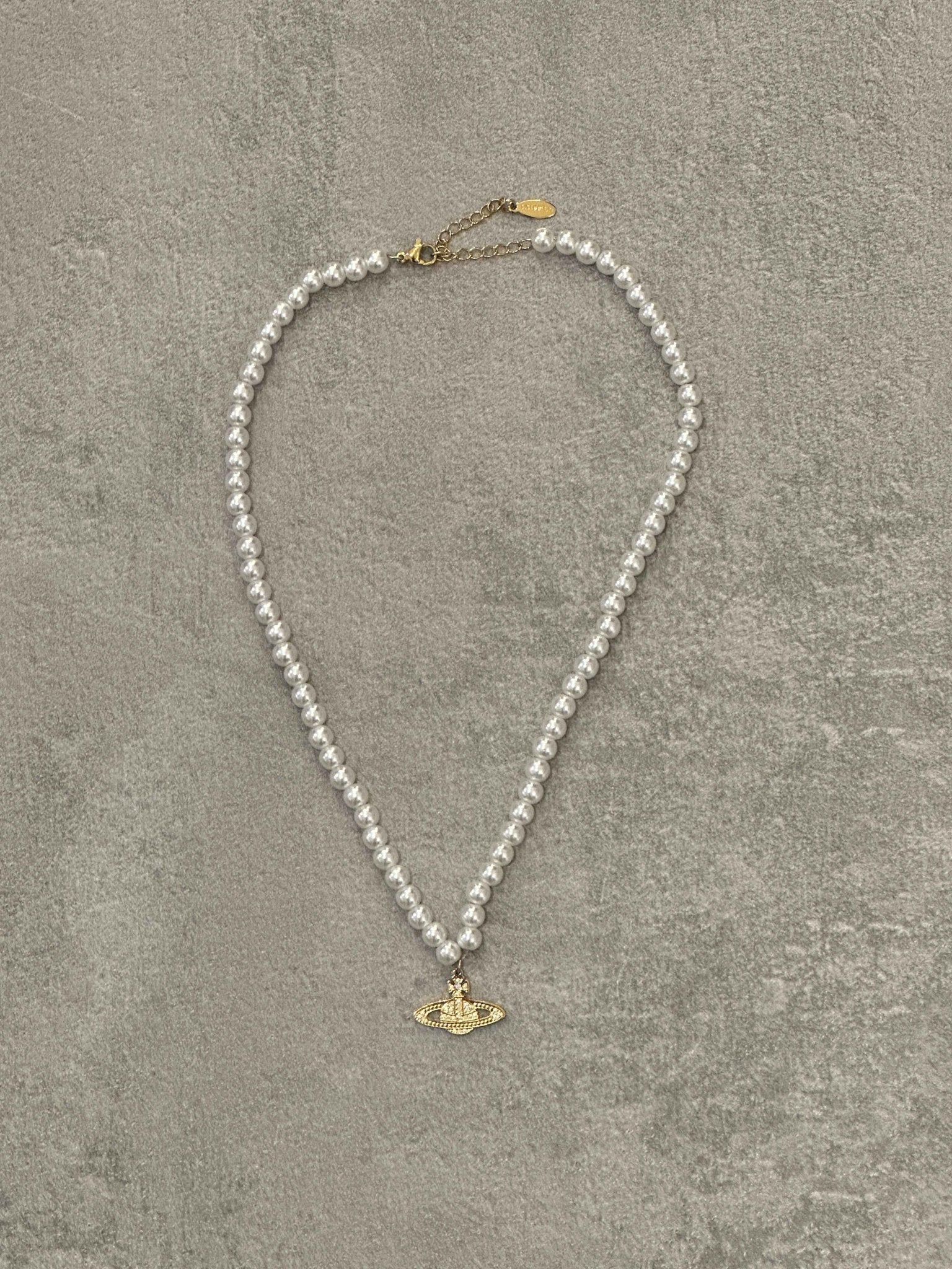 Collana di perle con ciondolo oro | Sporty Vintage Torino