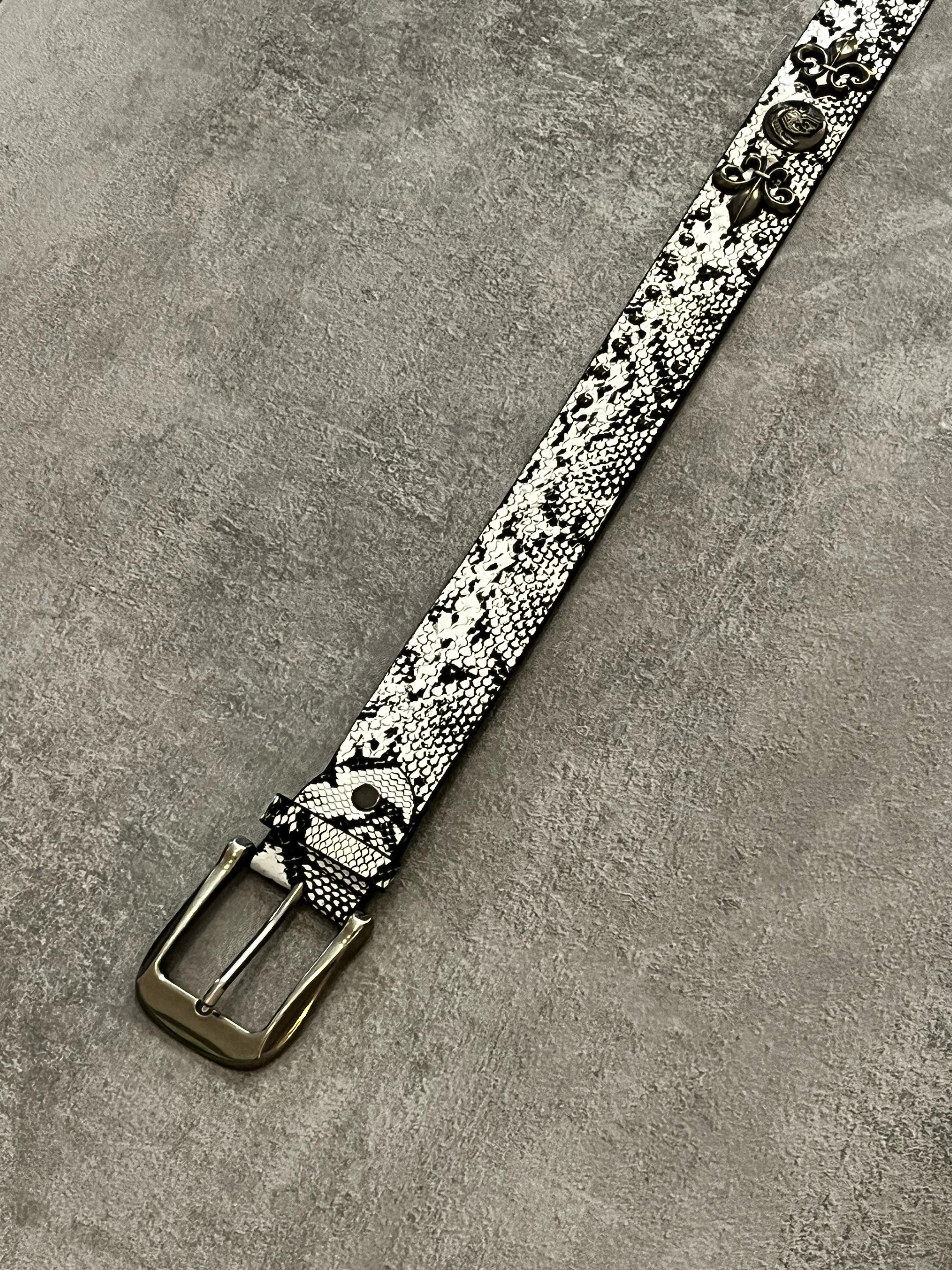 Cintura pitonata con borchie