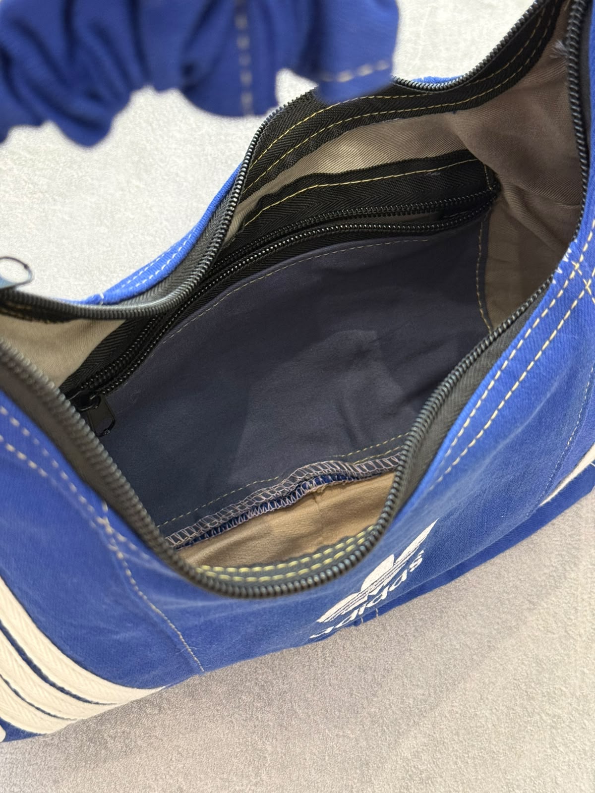 Borsa Adidas blu scuro