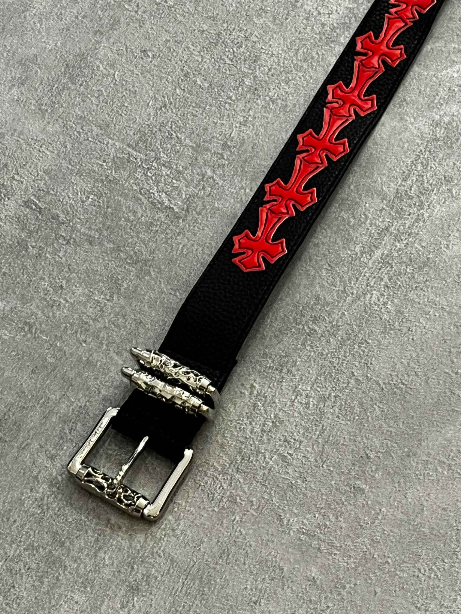 Cintura nera con croci rosse | Sporty Vintage Torino