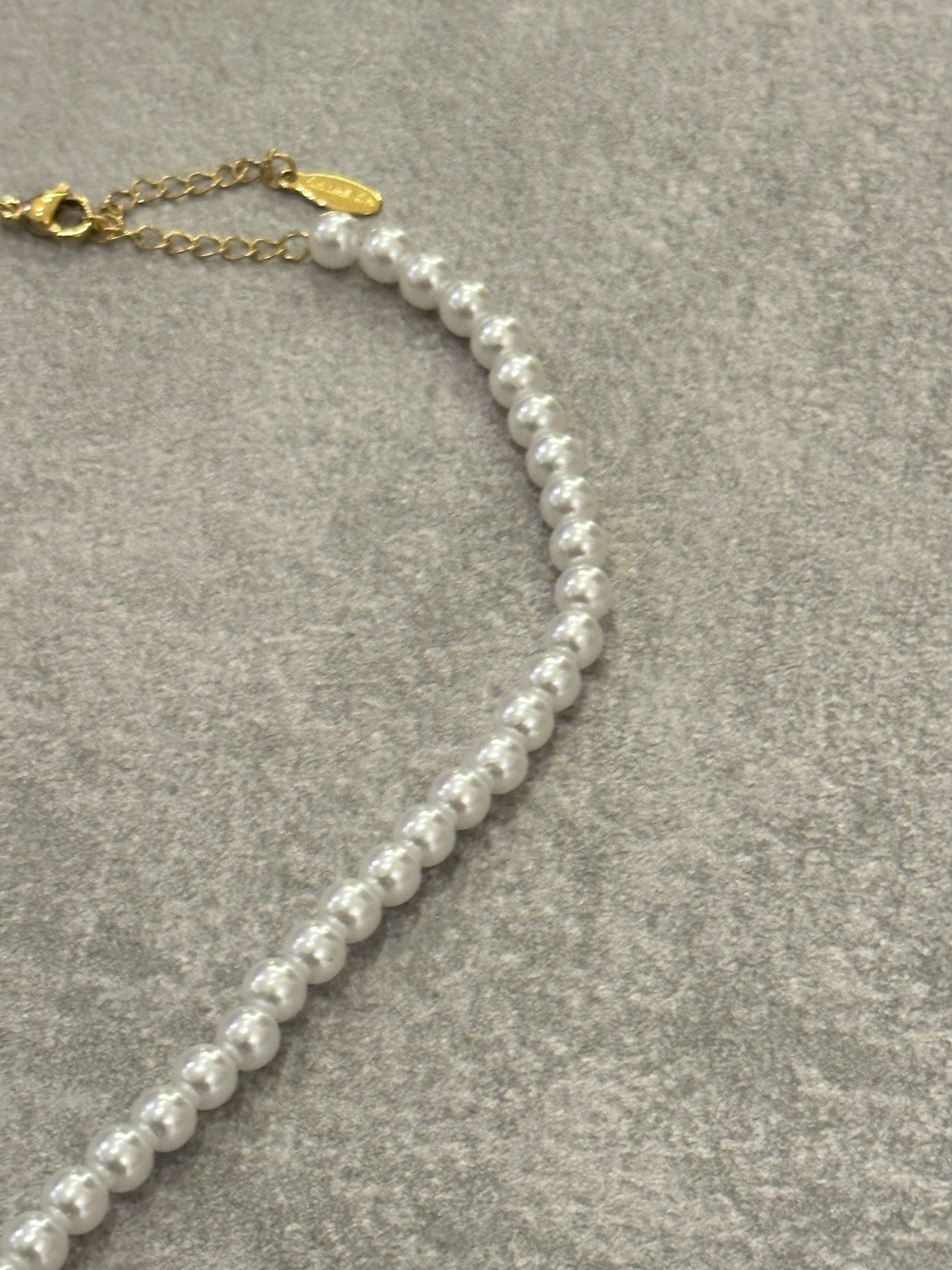Collana di perle con ciondolo oro | Sporty Vintage Torino